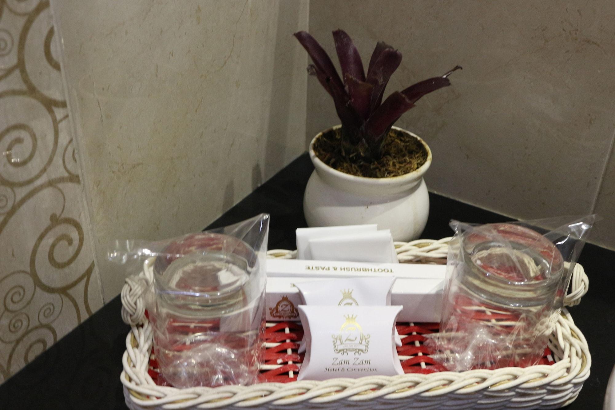Zamzam Hotel And Resort Batu  Buitenkant foto