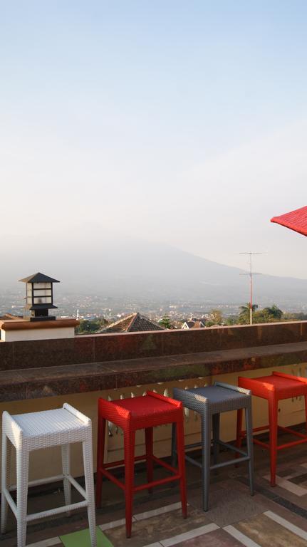 Zamzam Hotel And Resort Batu  Buitenkant foto
