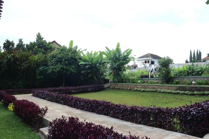 Zamzam Hotel And Resort Batu  Buitenkant foto